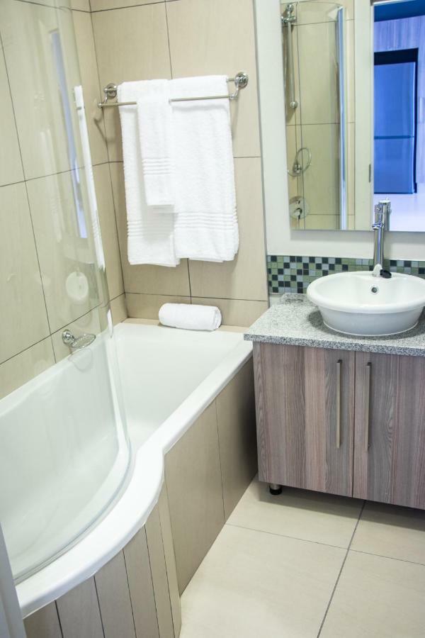Cag The Atrium Rivonia Aparthotel Johannesburg Bagian luar foto